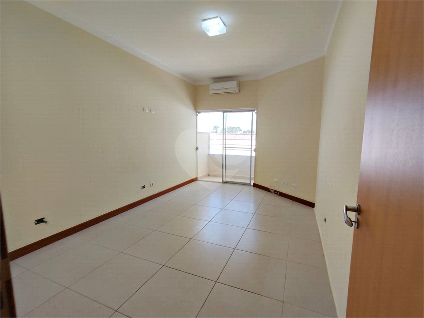 Casa à venda com 5 quartos, sendo 1 suíte,  em Jardim Colombo, Itapetininga, SP