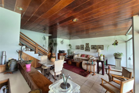 Casa de Vila à venda ou para alugar com 4 quartos, sendo 2 suítes,  em Jardim Leonor, São Paulo, SP