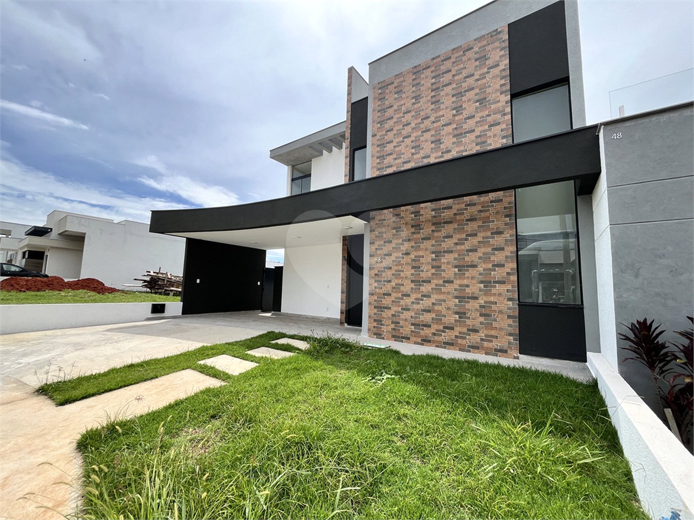 Casa à venda com 3 suítes no condomínio Terras de São Francisco, Sorocaba - SP