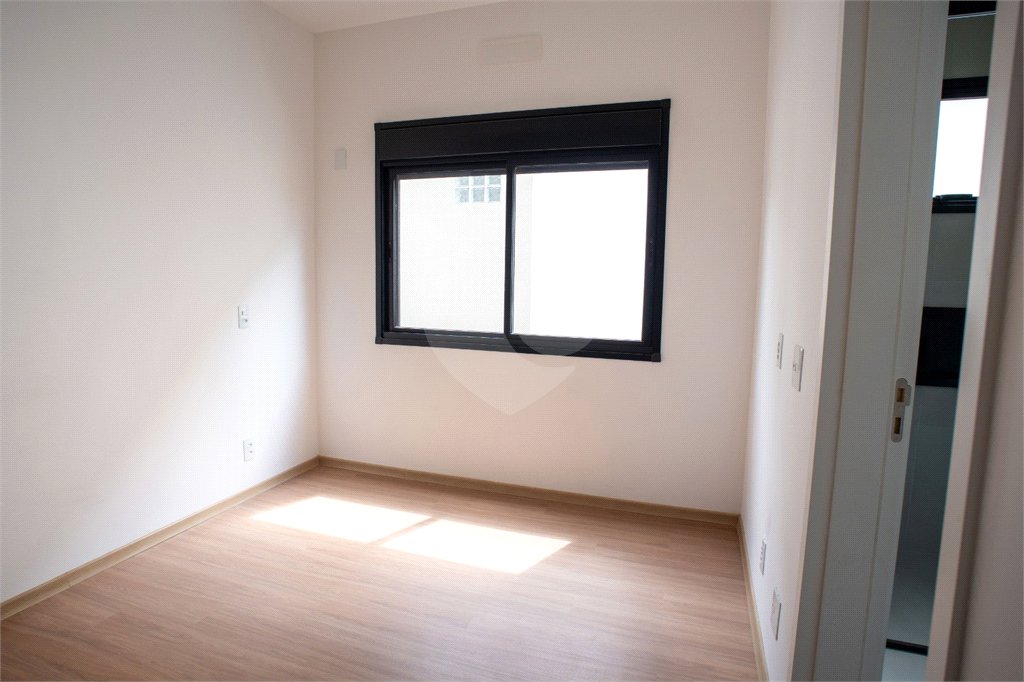 Casa à venda com 3 suítes em Vila Santista, Atibaia, SP