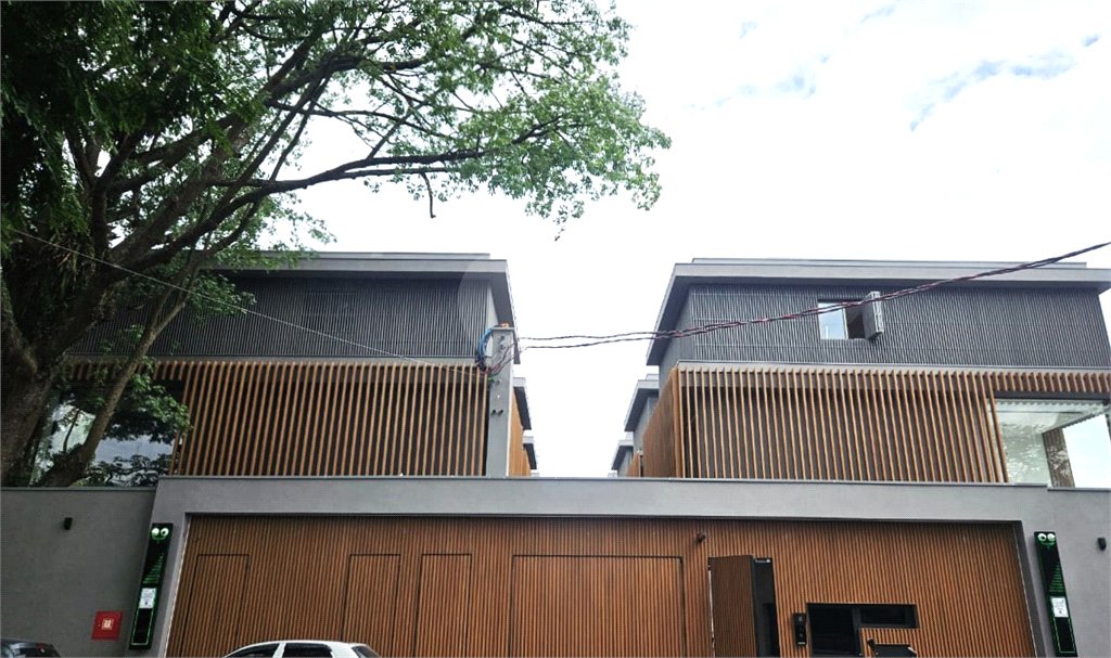 Casa à venda com 4 suítes no condomínio Plm 875, São Paulo - SP
