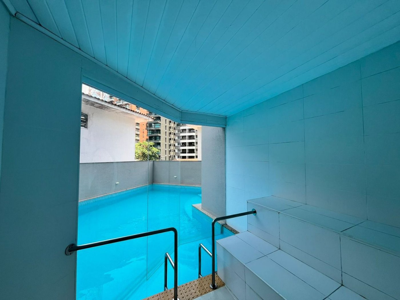 Cobertura com 3 dormitórios à venda, 270 m² por R$ 2.890.000,00 - Barra Funda - Guarujá/SP