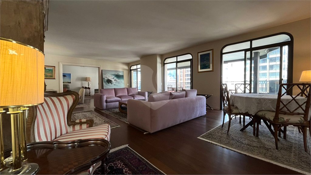 Apartamento à venda com 4 quartos, sendo 3 suítes, em Itaim Bibi, São Paulo, SP
