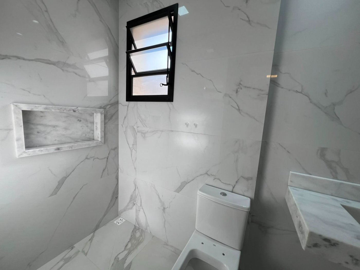 Sobrado com 4 dormitórios à venda, 234 m² por R$ 2.500.000,00 - Ponta da Praia - Santos/SP