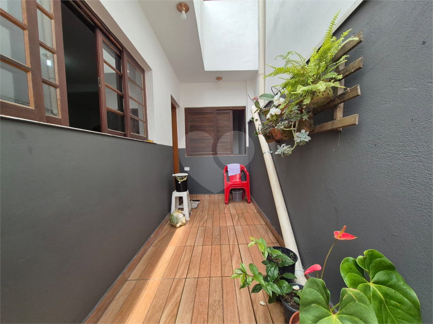 Casa à venda com 4 quartos, sendo 1 suíte, no condomínio Residencial Alto da Lapa II, São Paulo - SP