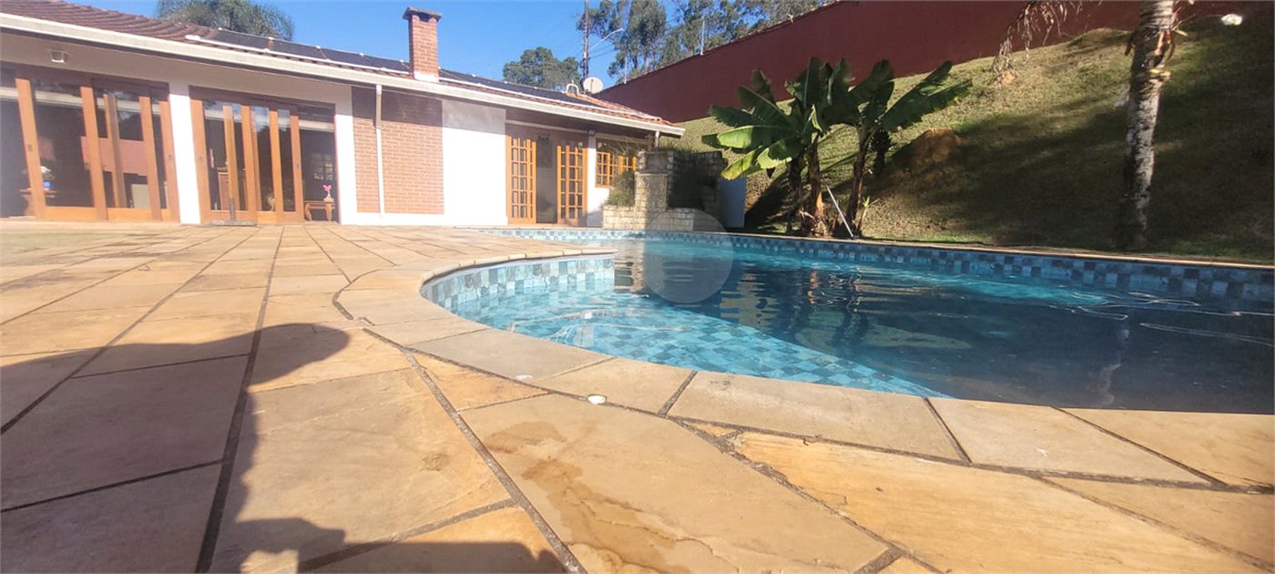 Casa à venda com 3 quartos, sendo 2 suítes,  em Mantiqueira, Mairiporã, SP