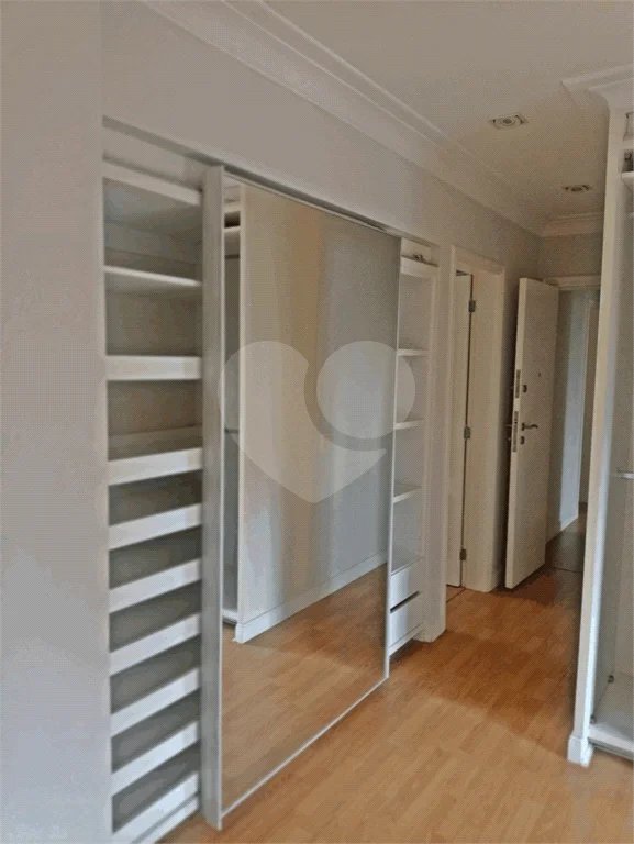 Apartamento a venda com 252 m² no Campo belo.