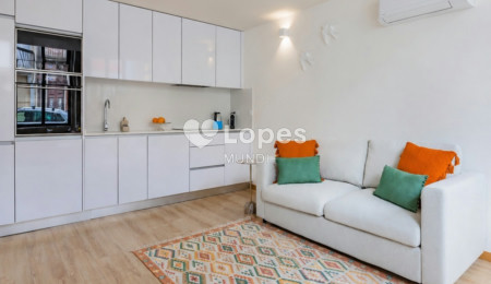 Apartamento T1 Duplex à venda no Bonfim, Porto, Portugal – Mobiliado