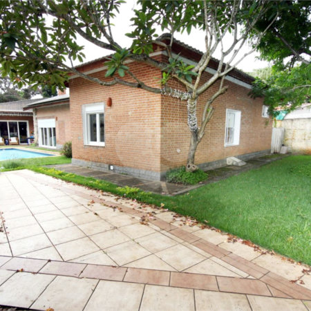 Casa Térrea à venda com 4 quartos, sendo 2 suítes, em Interlagos, São Paulo, SP