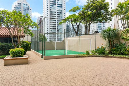 Apartamento à venda com 4 quartos, sendo 1 suíte, em Alto da Boa Vista, São Paulo, SP