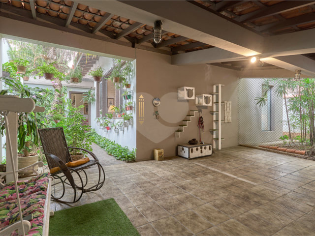 Casa à venda com 4 suítes em Granja Julieta, São Paulo, SP