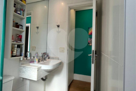 Apartamento à venda com 3 quartos, sendo 2 suítes, em Vila Mariana, São Paulo, SP