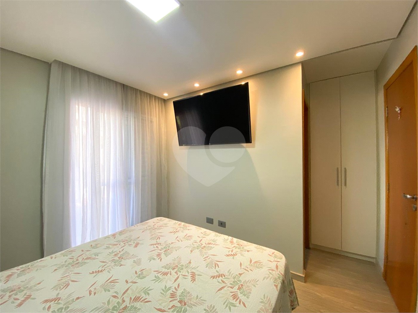 Sobrado à venda com 3 quartos, sendo 1 suíte, em Vila Nivi, São Paulo, SP