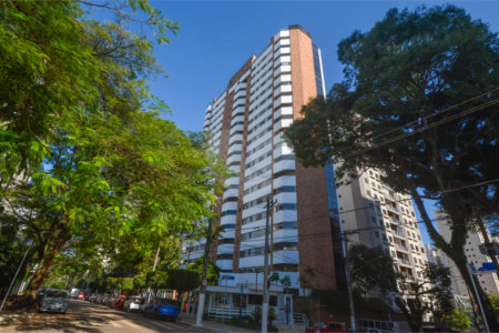 Apartamento à venda com 4 quartos, sendo 1 suíte, em Moema, São Paulo, SP