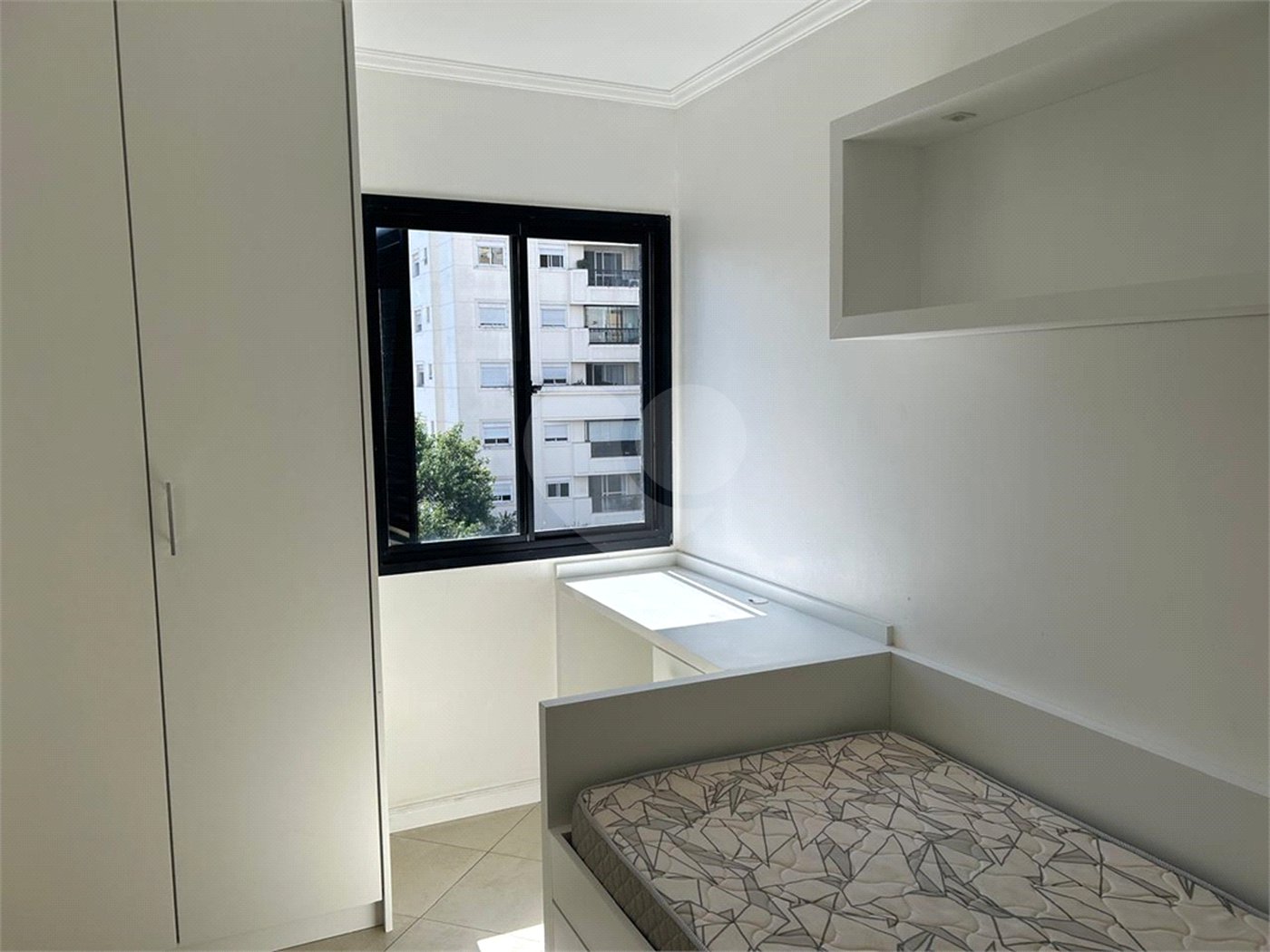 Apartamento para alugar com 3 quartos, sendo 1 suíte,  em Pinheiros, São Paulo, SP
