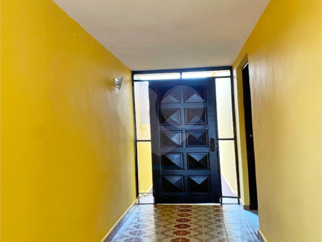 Sobrado à venda com 3 quartos em Jardim Peri, São Paulo, SP