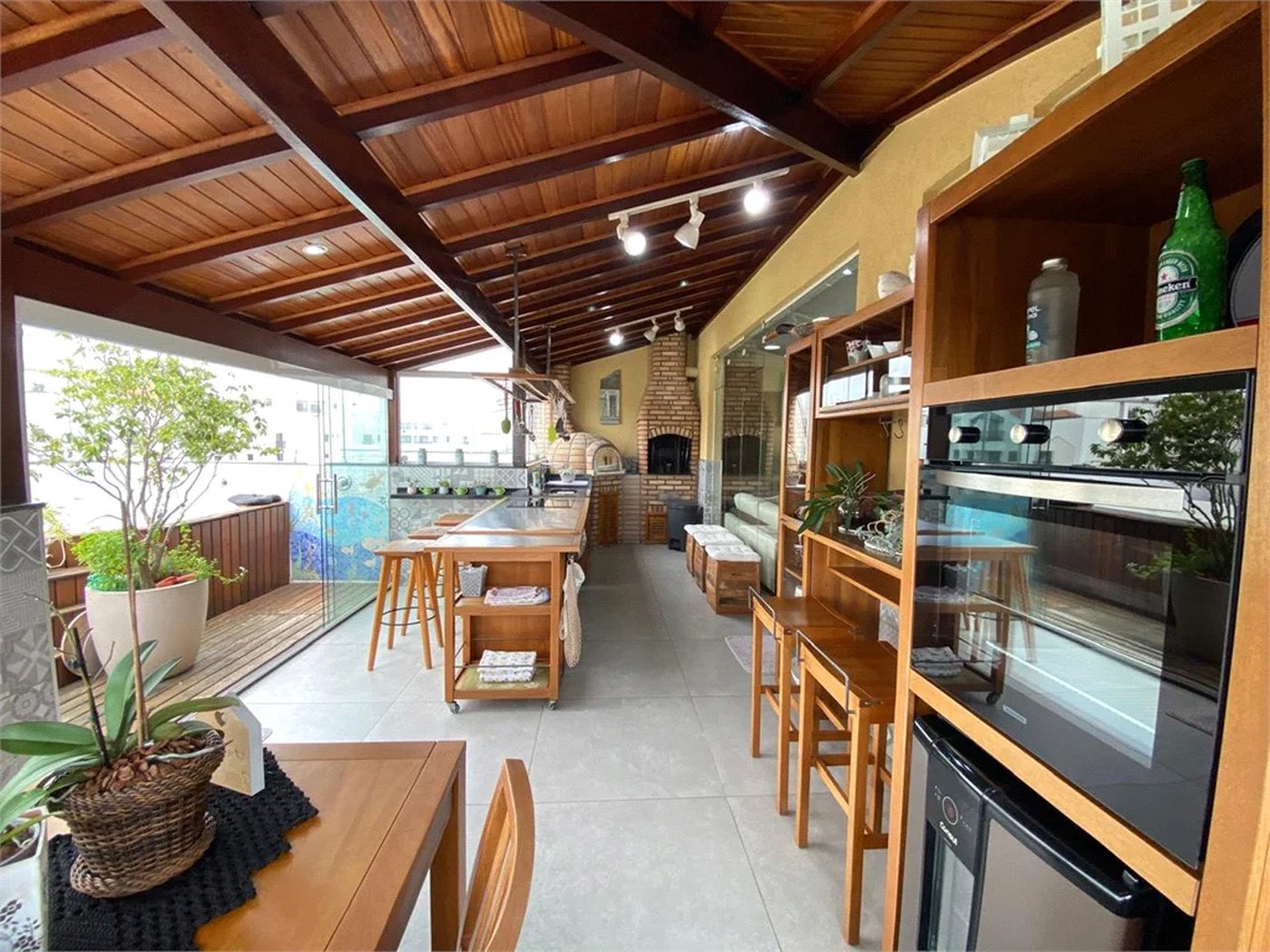 Cobertura à venda com 3 quartos, sendo 1 suíte, em Cidade São Francisco, São Paulo, SP