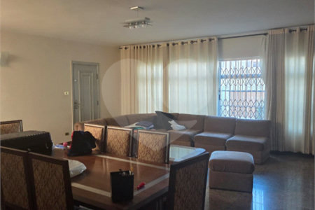 Sobrado à venda com 4 quartos, sendo 1 suíte, em Vila Graciosa, São Paulo, SP