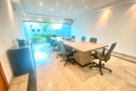 Casa à venda com 5 quartos, sendo 2 suítes, em Indianópolis, São Paulo, SP