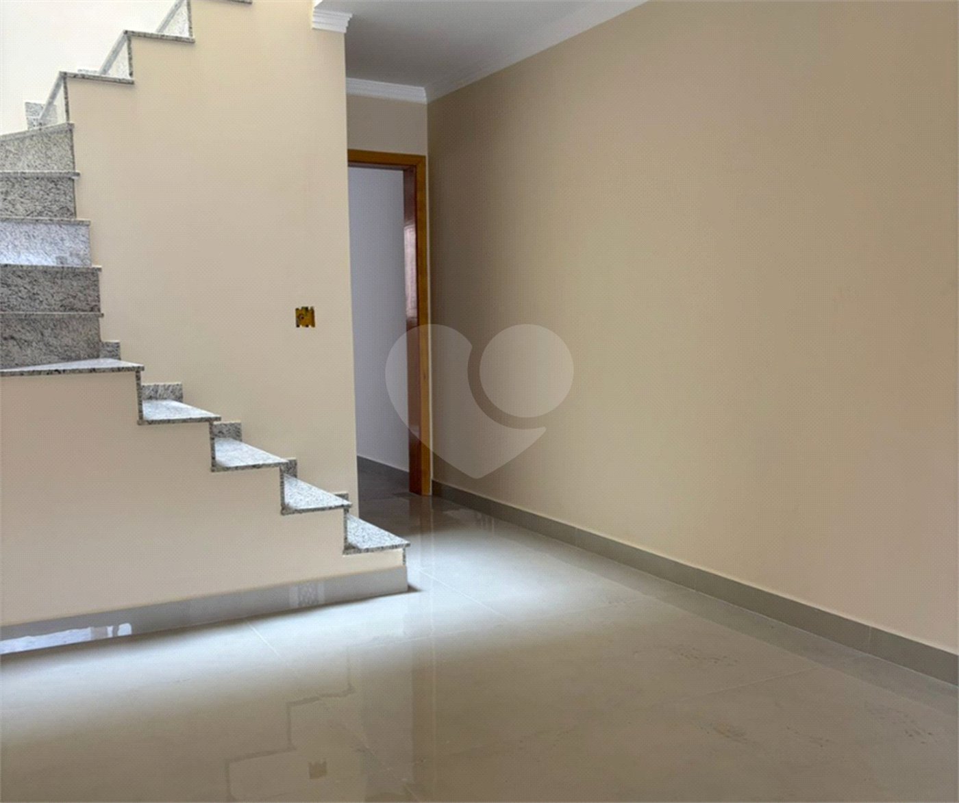 Sobrado à venda com 3 quartos, sendo 1 suíte, em Vila Nova Cachoeirinha, São Paulo, SP