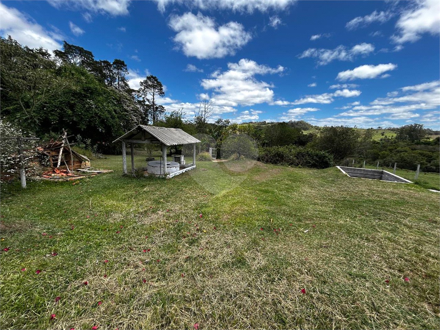 Sítio à venda com 2 quartos em Área Rural de Varginha, Itapetininga, SP