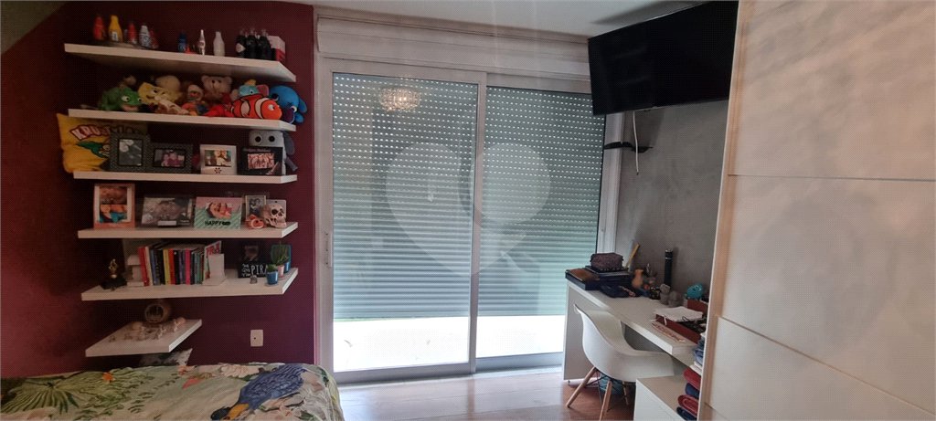 Casa à venda com 5 quartos, sendo 2 suítes, no condomínio Swiss Park, São Bernardo do Campo - SP