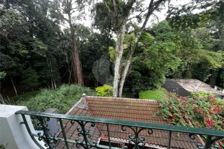 Sobrado à venda com 4 quartos, sendo 1 suíte, em Chácara Monte Alegre, São Paulo, SP