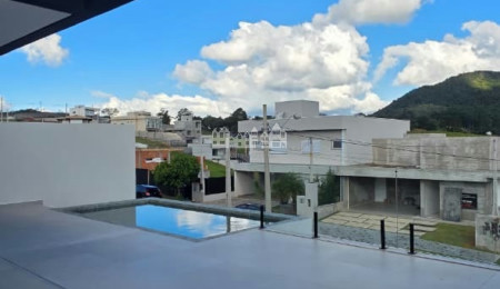 Casa à venda com 3 suítes em Loteamento Greenfield, Atibaia, SP