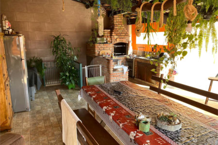 Casa à venda com 3 quartos, sendo 1 suíte, no Centro, Bom Jesus dos Perdões, SP