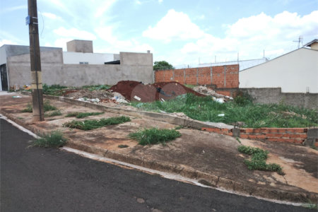 Terreno à venda em Jardim Universal, Araraquara, SP