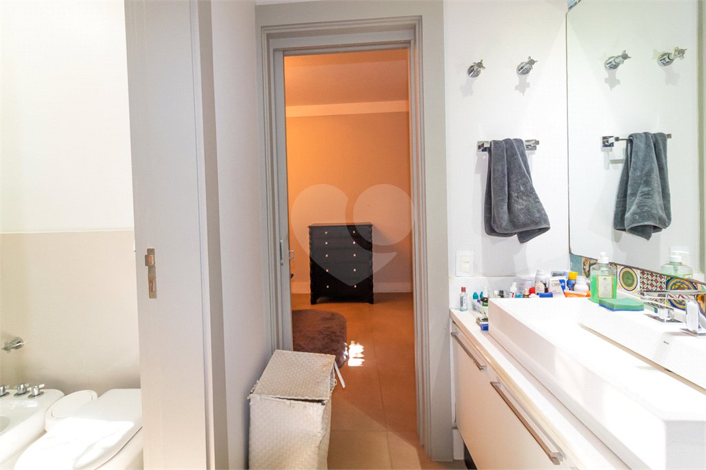 Casa à venda ou para alugar com 3 quartos, sendo 1 suíte, em Butantã, São Paulo, SP