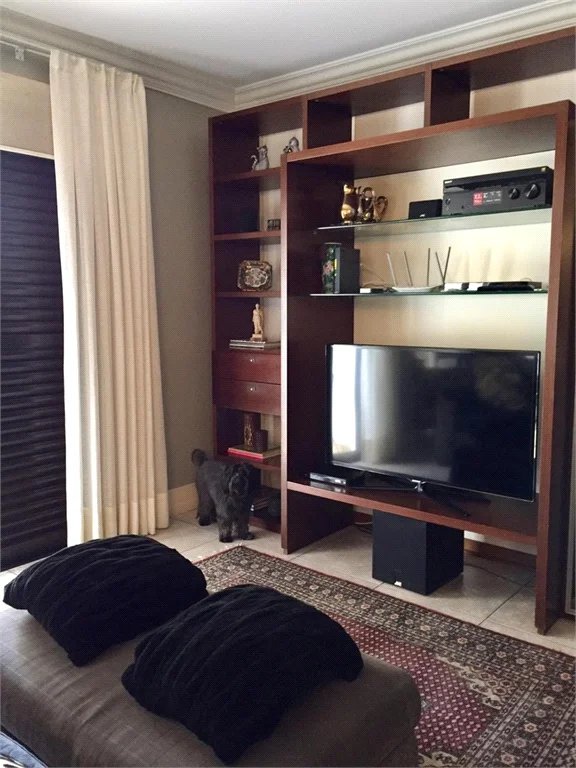 Apartamento à venda com 3 suítes em Vila Suzana, São Paulo, SP