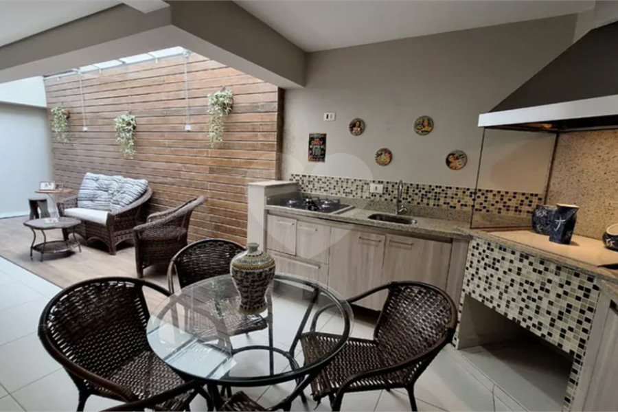 Casa à venda com 5 quartos, sendo 2 suítes,  no condomínio Floradas da Serra, São Paulo - SP