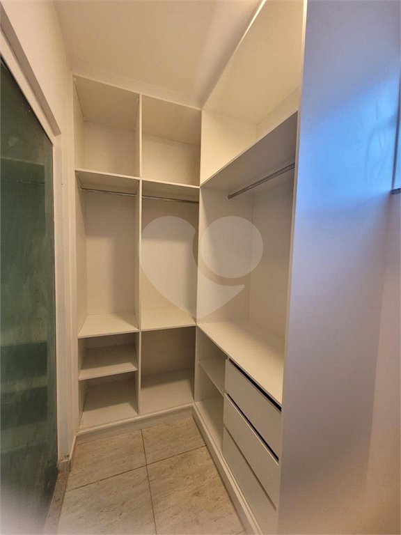 Apartamento para alugar com 2 quartos em Miguel Couto, Cabo Frio, RJ