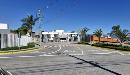 Casa em condomínio à venda com 3 quartos, sendo 1 suíte,  em Cajuru do Sul, Sorocaba, SP
