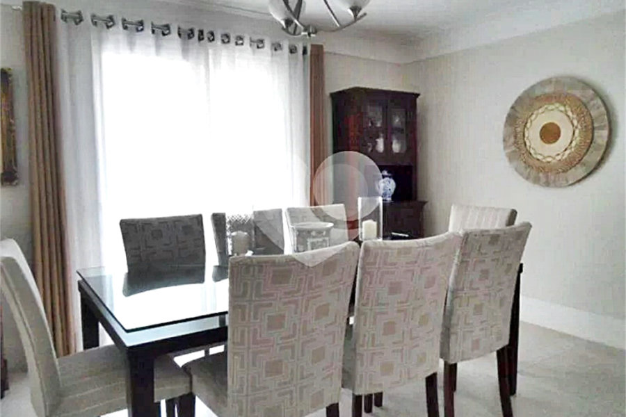 Casa à venda com 4 suítes no condomínio Chácara das Rosas, São Paulo - SP