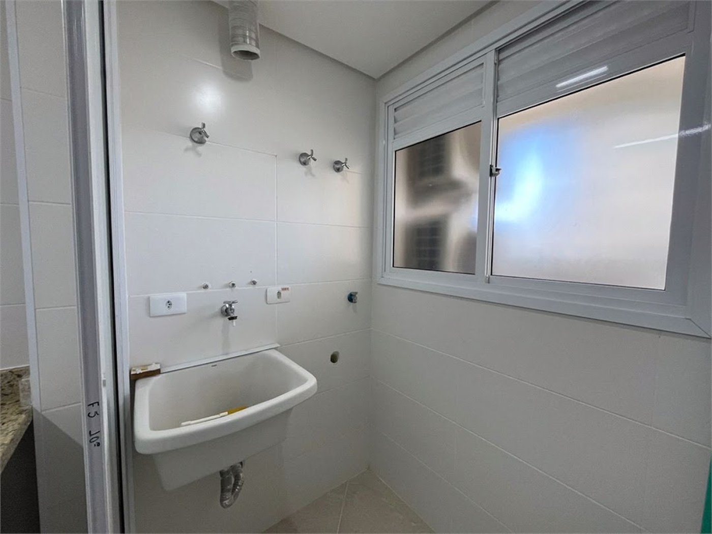 Apartamento Residencial à venda, Jardim Virginia, Guarujá - AP0995.