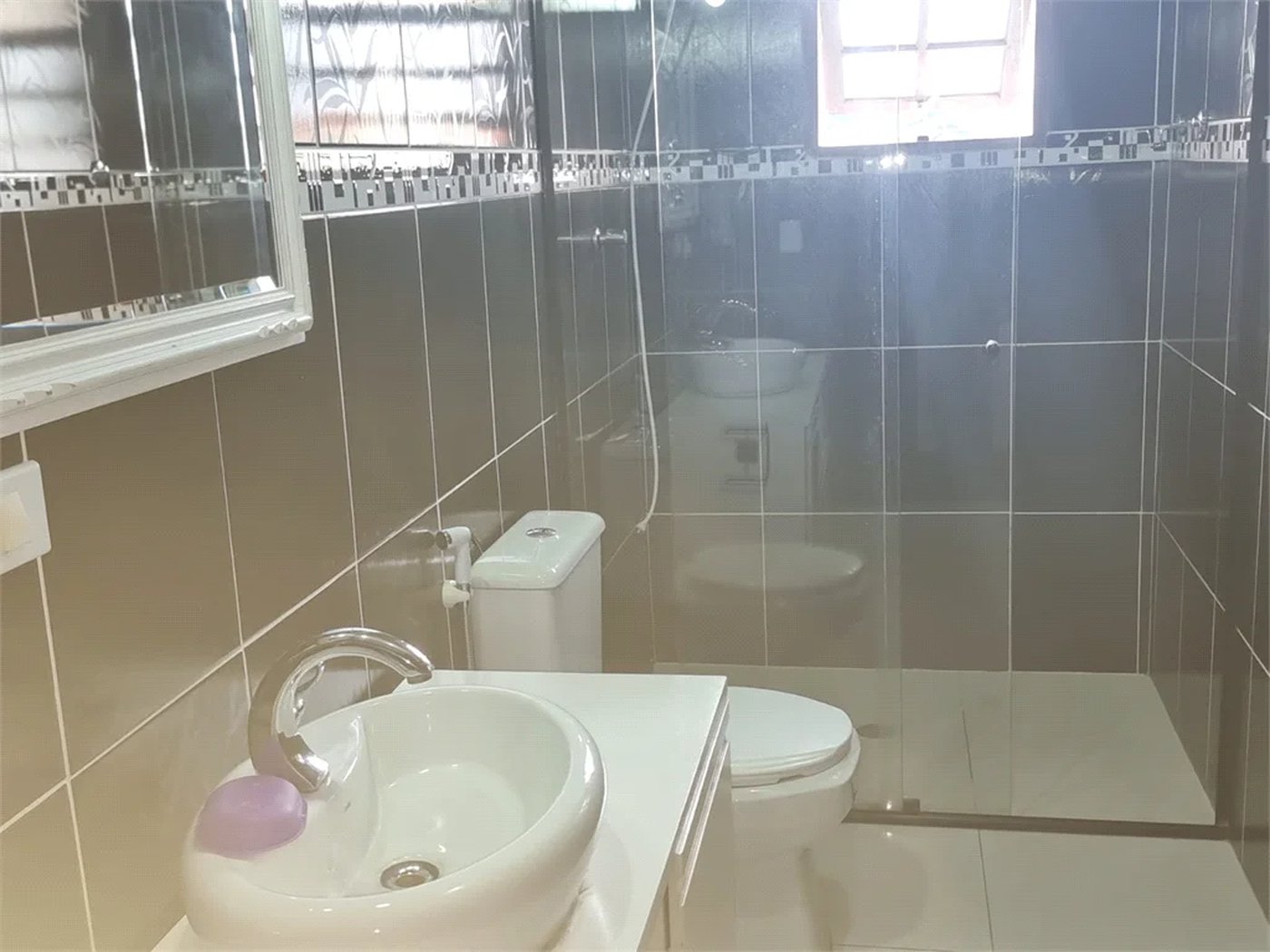 Sobrado à venda ou para alugar com 3 quartos, sendo 2 suítes,  em Ferreira, São Paulo, SP