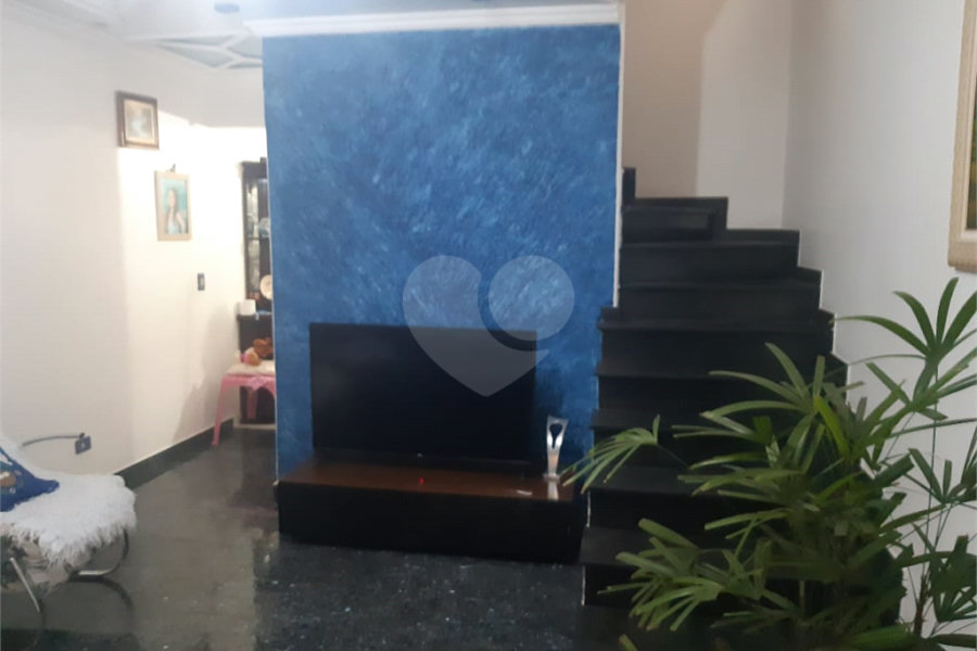 Sobrado à venda com 5 quartos, sendo 3 suítes, em Horto, São Paulo, SP