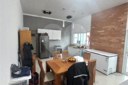 Sobrado à venda com 3 quartos, sendo 1 suíte, em Jordanópolis, São Bernardo do Campo, SP