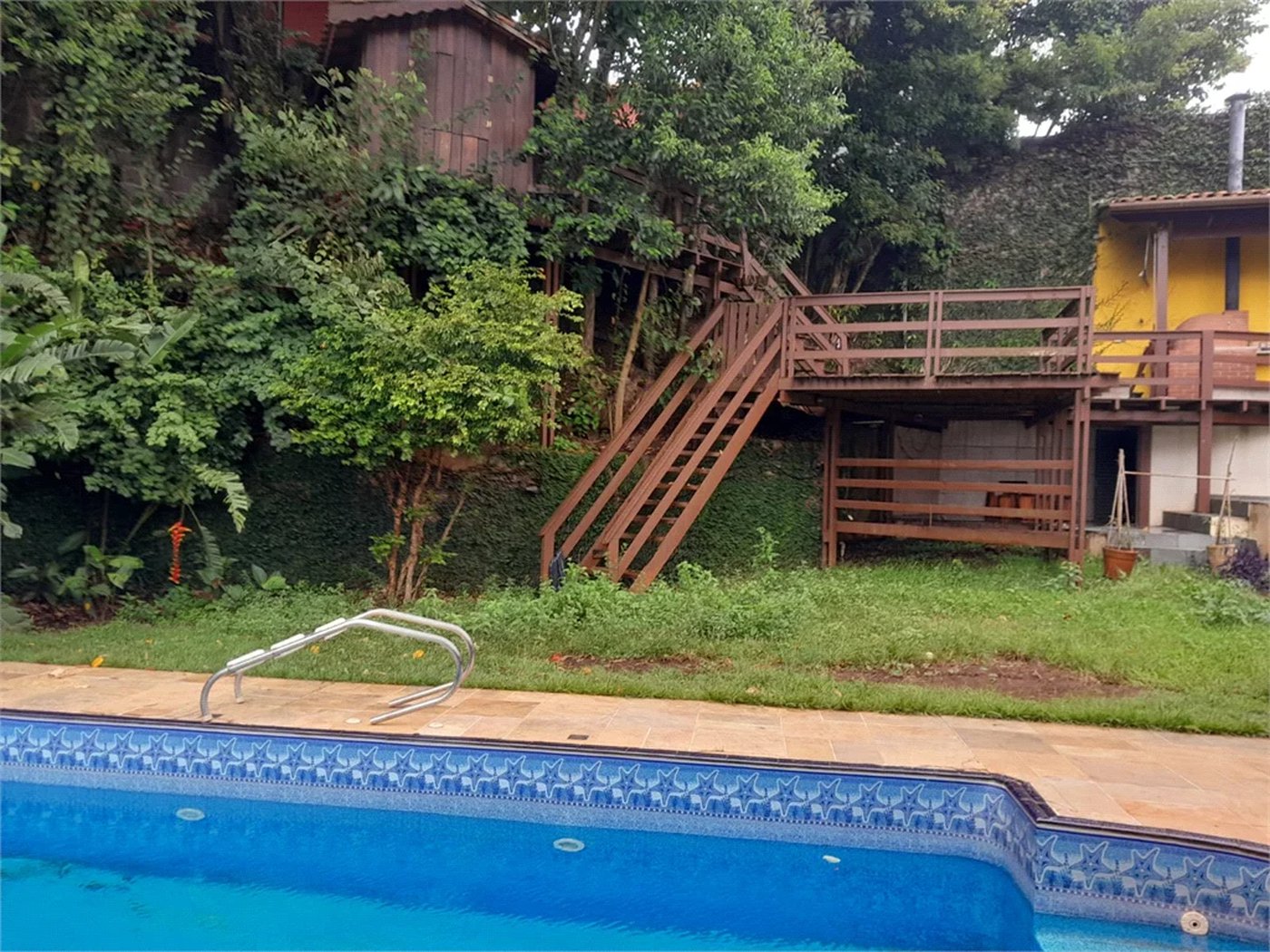 Sobrado à venda com 6 quartos, sendo 3 suítes,  em Rolinópolis, São Paulo, SP
