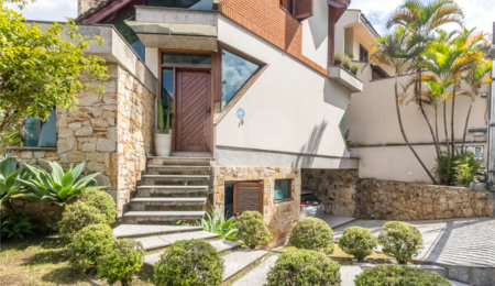 Casa à venda com 4 quartos, sendo 2 suítes,  em Jardim Marajoara, São Paulo, SP