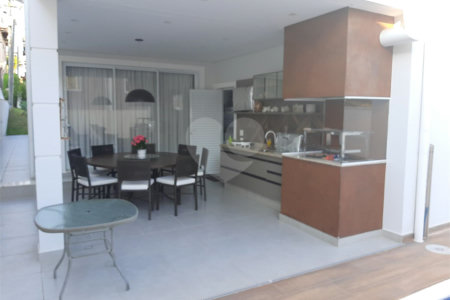 Casa à venda com 3 quartos, sendo 2 suítes,  no condomínio Terras do Oriente, Valinhos - SP