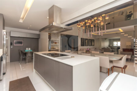 Apartamento à venda com 4 suítes em Campo Belo, São Paulo, SP