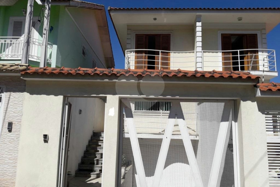 Sobrado à venda com 3 suítes em Vila Irmãos Arnoni, São Paulo, SP