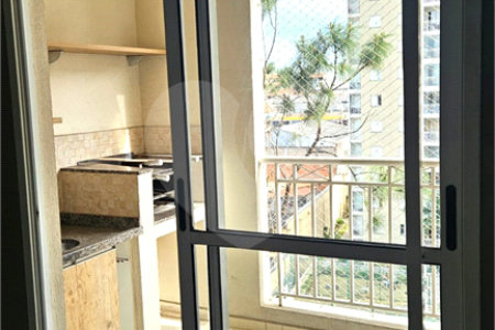 Apartamento à venda com 3 quartos, sendo 1 suíte, em Vila Paulo Silas, São Paulo, SP