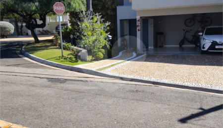 Casa à venda com 3 quartos, sendo 1 suíte,  no condomínio Residencial Jardim das Palmeiras, Vinhedo - SP