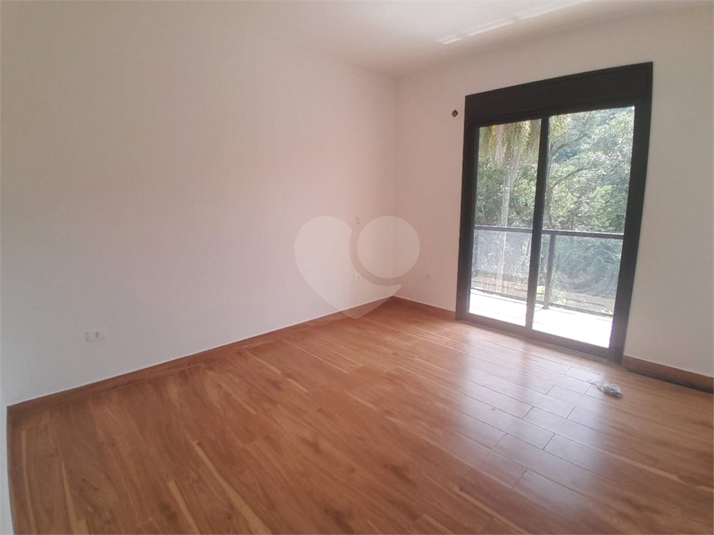 Casa à venda ou para alugar com 3 suítes no condomínio Sausalito, Mairiporã - SP