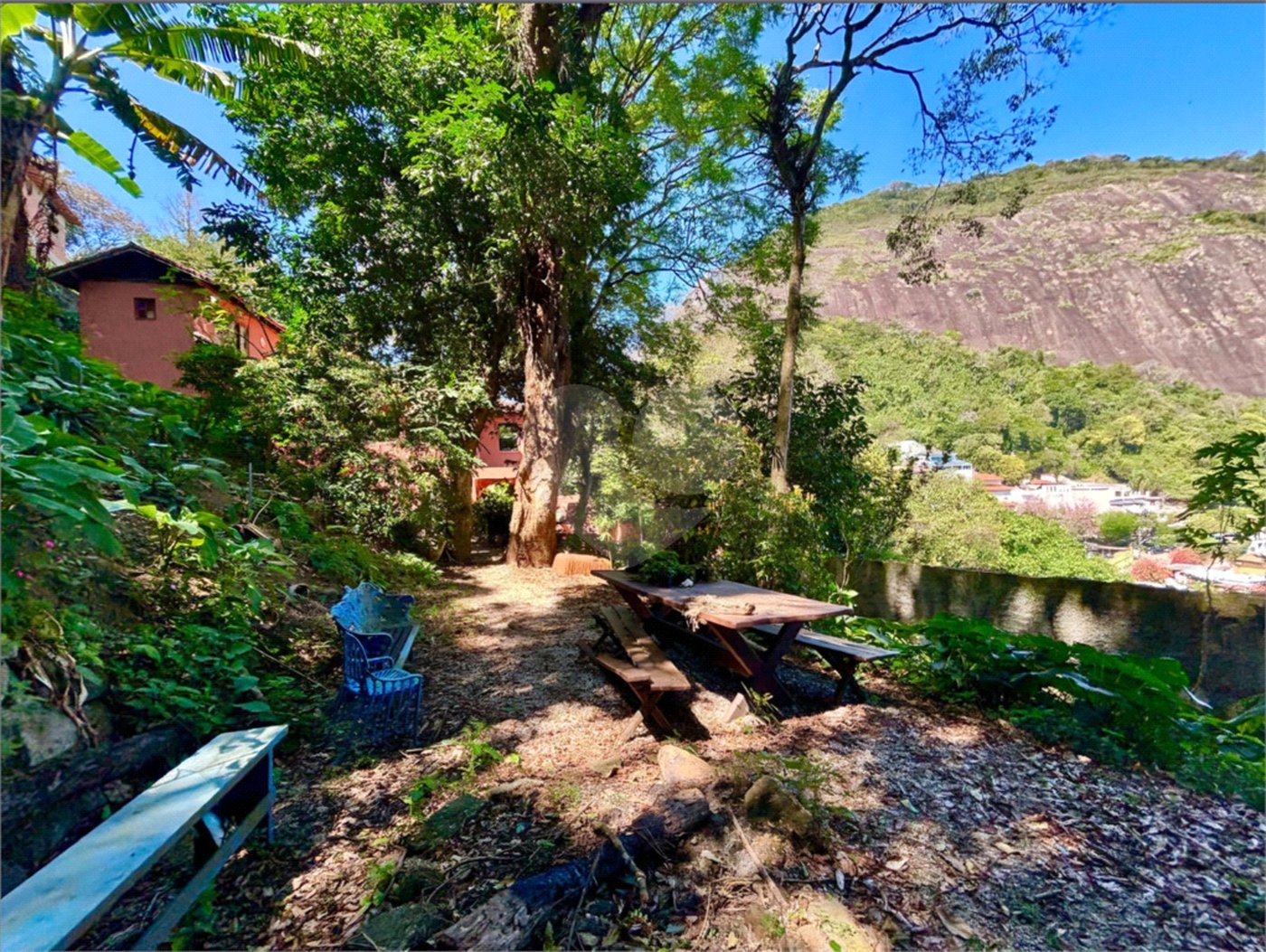 Casa à venda com 4 quartos, sendo 1 suíte, em Lagoa, Rio de Janeiro, RJ
