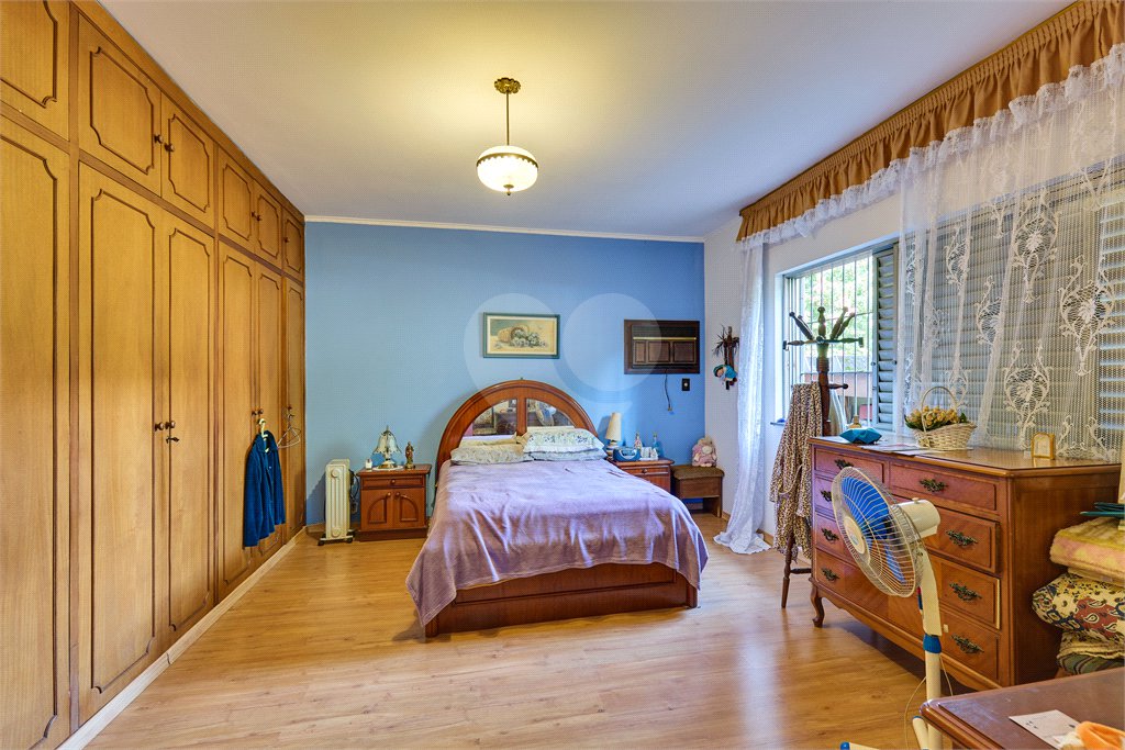 Casa de Vila à venda com 4 quartos, sendo 3 suítes,  em Alto da Boa Vista, São Paulo, SP